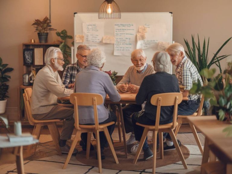 alternatives à l’EPHAD : quelles solutions existent pour les seniors ?