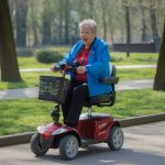 les équipements de mobilité qui améliorent le quotidien des personnes âgées